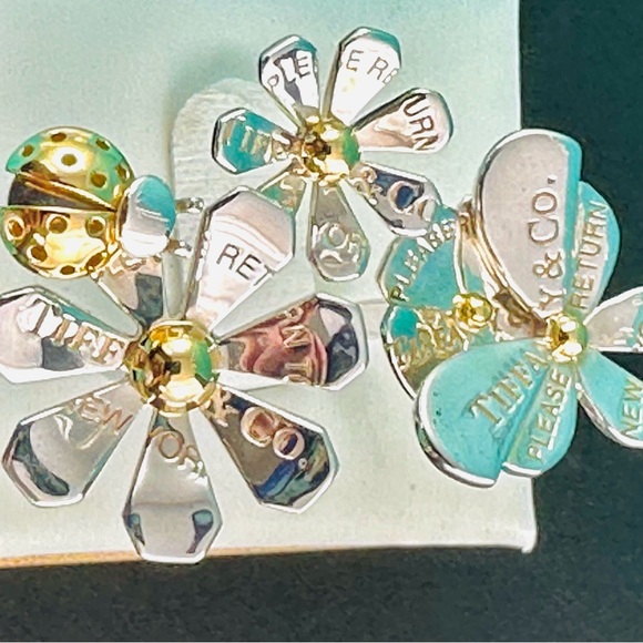 Tiffany & Co RTT Love Bugs Ladybug 3 Flower Cluster Ring. 18K & Silver. Size 6. - Picture 3 of 16